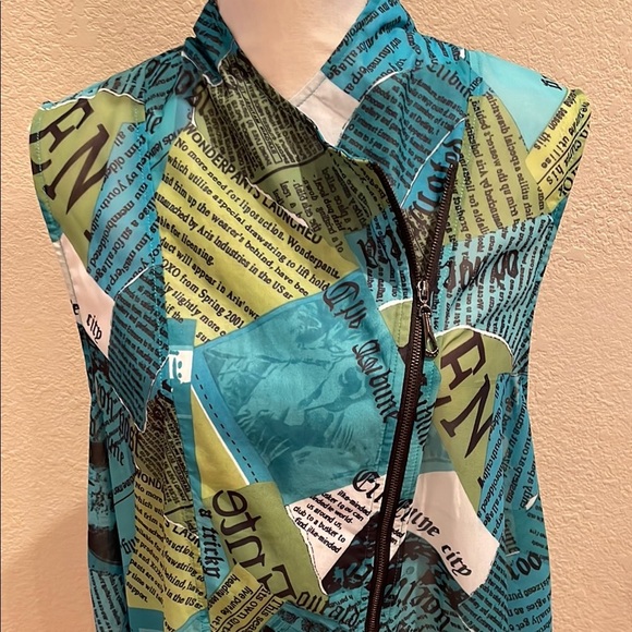 Feratelli Asymmetrical Green and Blue Blouse with Mandarin Collar - Picture 4 of 6